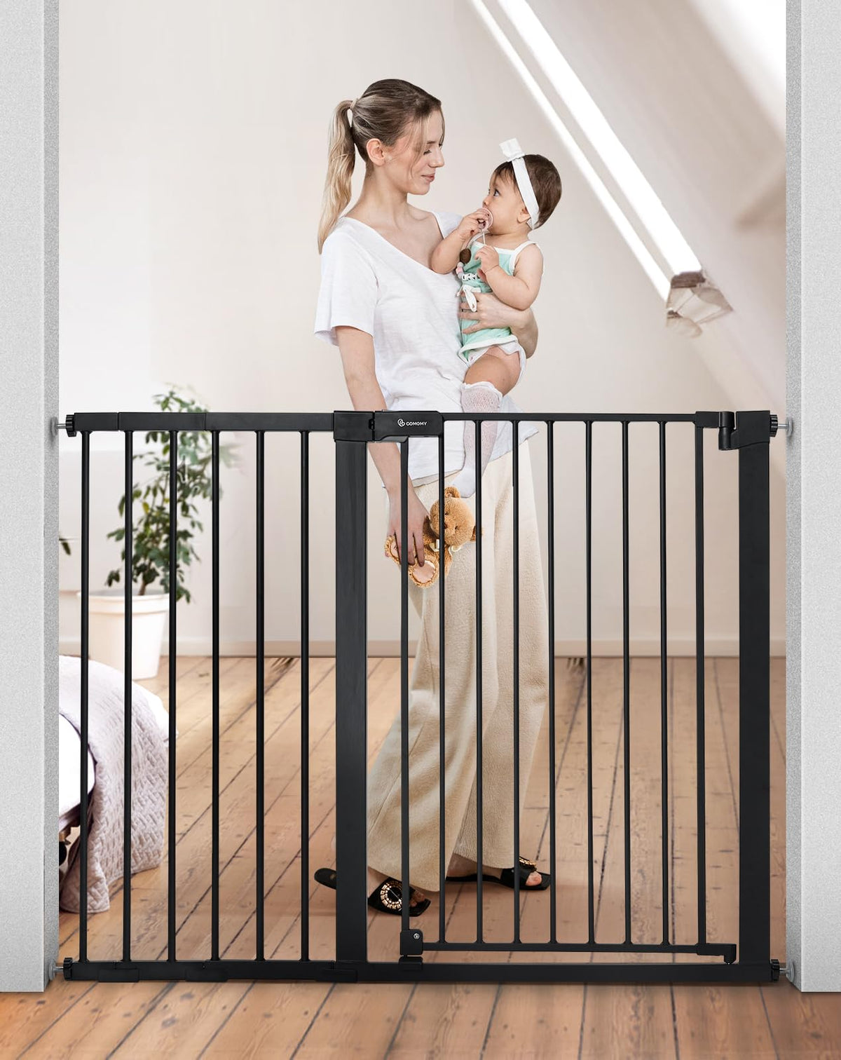 COMOMY 36" Extra Tall Baby Gate - Adjustable for Stairs & Doorways